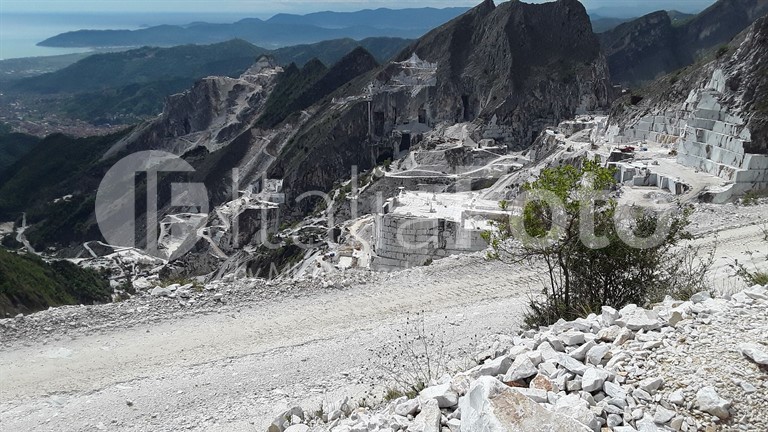 Tuscany-Carrara-Marble Quarry