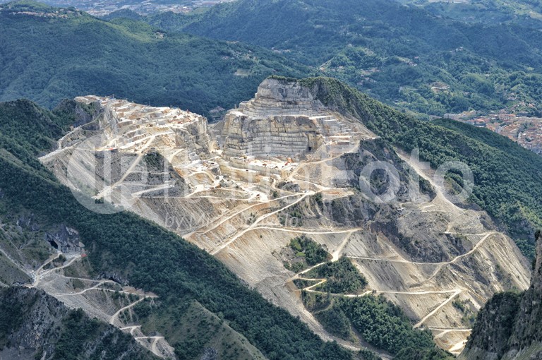 Tuscany-Carrara-Marble Quarry