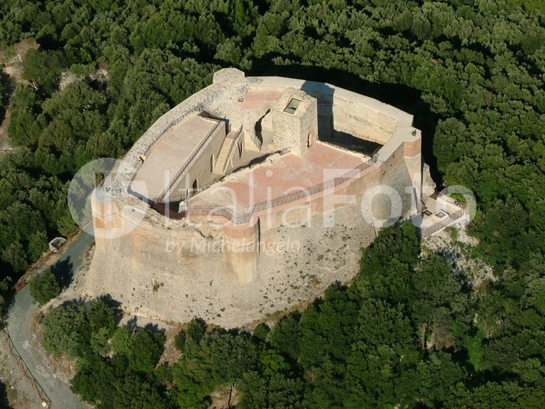 Tuscany-Pomarance-Rocca  Sillana