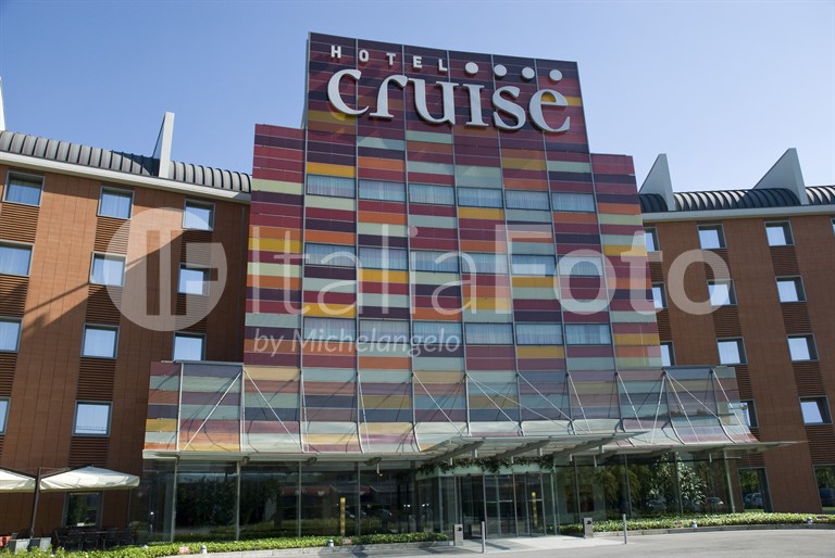 Cruise - Montano